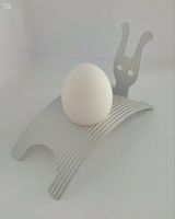Origineller Eierbecher aus Aluminium