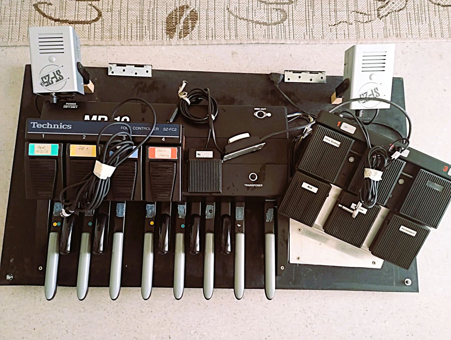 Instruments de musique: Technics MIDI-Fusscontroller / Basspedal-Board mit Licht – D'occasion à Weisslingen par Dmusikus