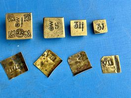 8 prächtige antike Apothekergewichte Messing oder Bronce