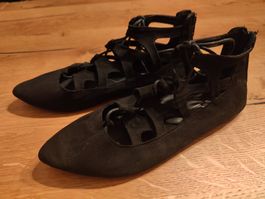 Elegante Sandalen geschnürt