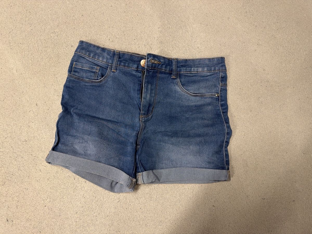 Only Jeans: Damen Jeans Shorts ONLY blau Grösse M  – Usato da Känerkinden venduto da melbaumg