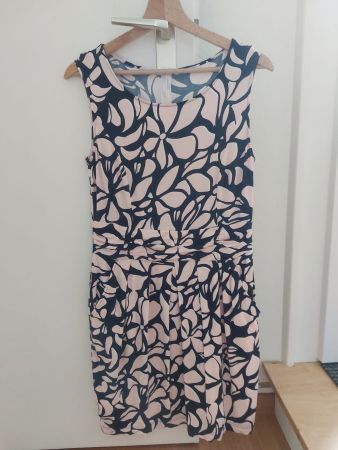 Selbergenähtes, sommerliches Jersey-Kleid (ca. Grösse S)