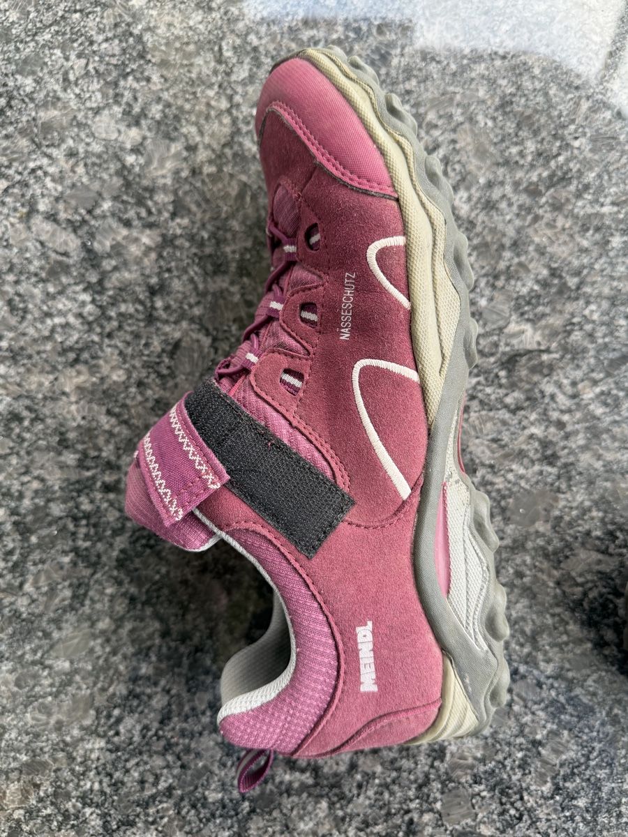Meindl Chaussures femmes: Meindl Wanderschuhe, mit Nässeschutz, gebraucht – D'occasion à Brügg BE par crowhill2555 1