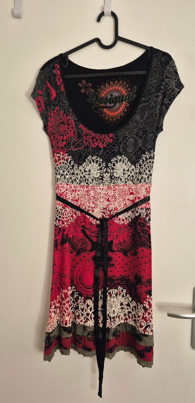 Desigual Vestiti: Desigual Kleid, Gr. L – Usato da Volketswil venduto da Dokinka