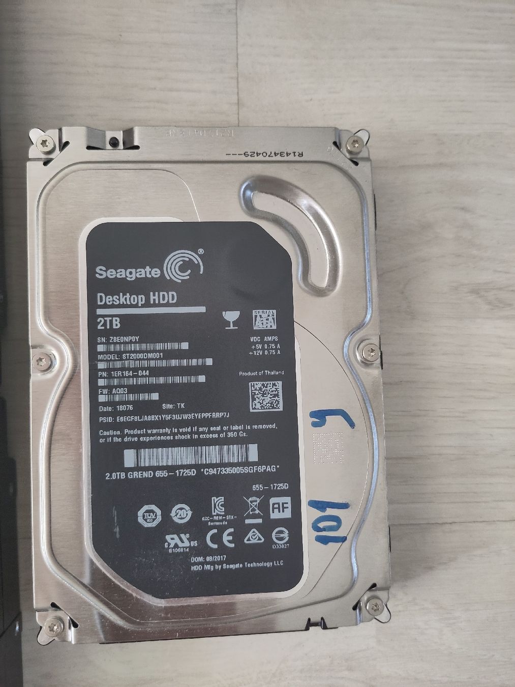 Harddisks: 13x 2TB 3.5" Festplatte – Defekt aus Sargans von sve_hjs5 5
