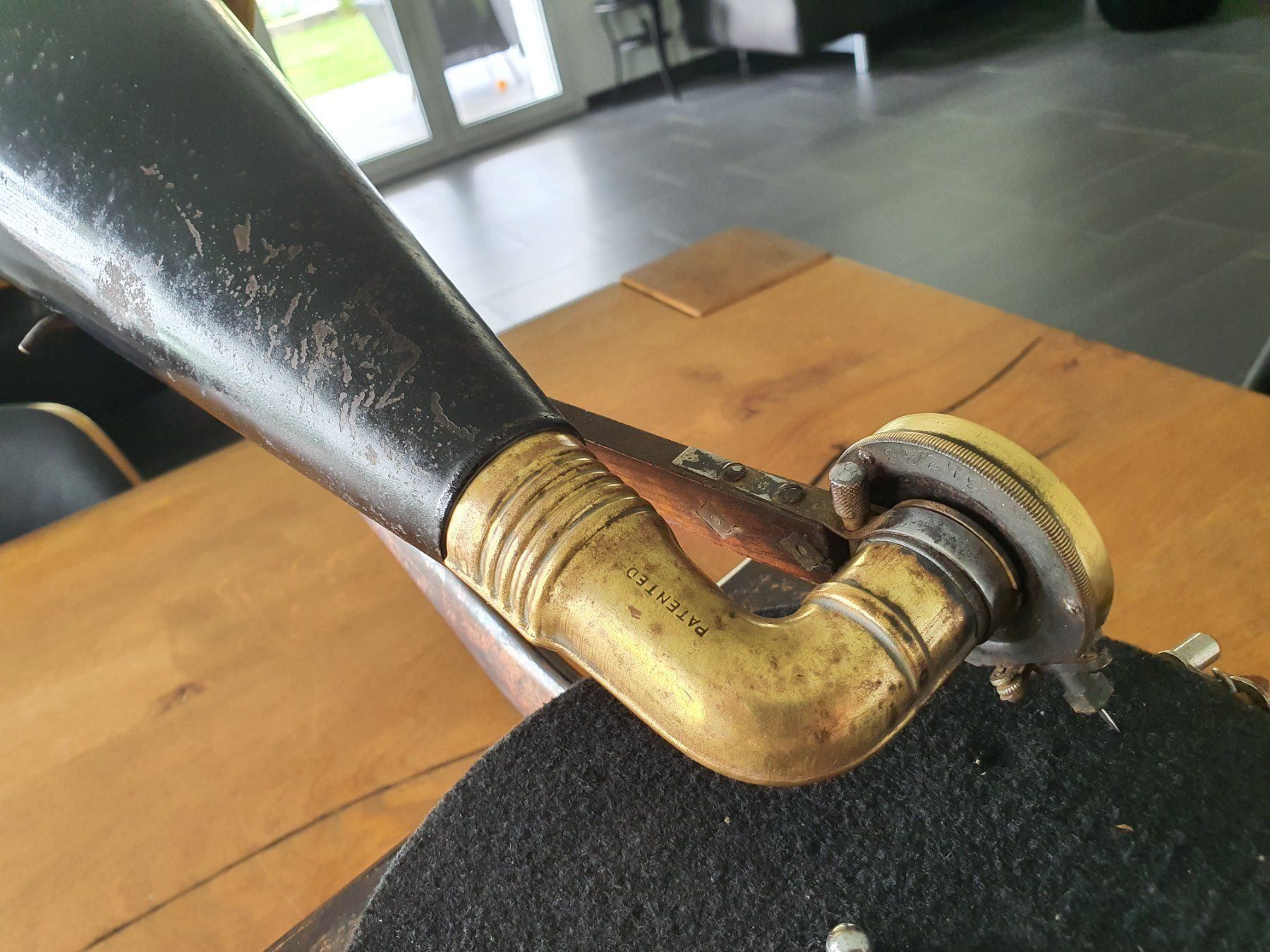 Plattenspieler: Grammophon Victor "Royal" Schwenkarm – Gebraucht aus Hüntwangen von Scarciglias-Antiques 7