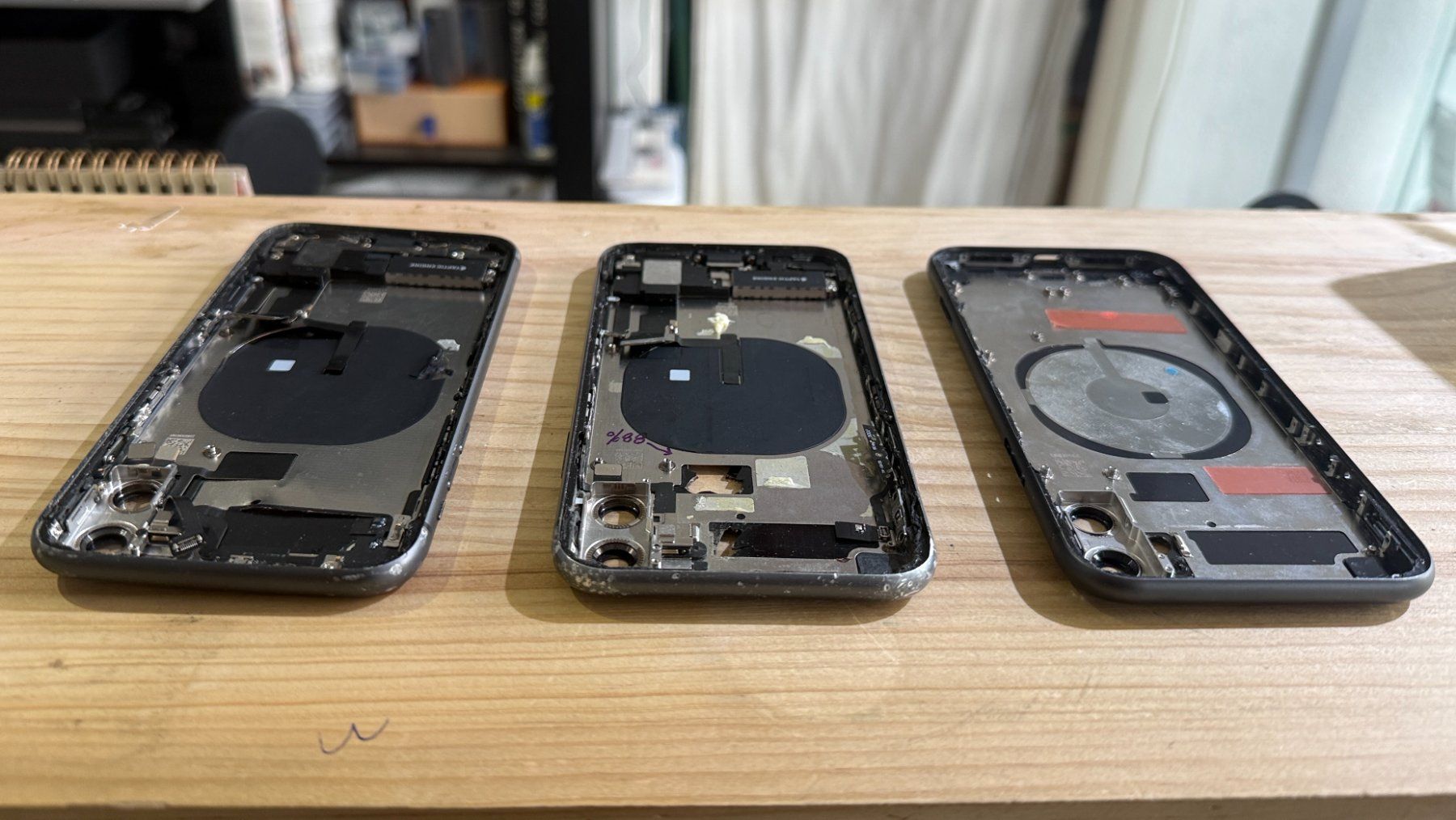 Apple Telefoni cellulari / Smartphones: 3 chassis iphone 11 pour pièces réparation – Usato da Morges venduto da DA-repa 4