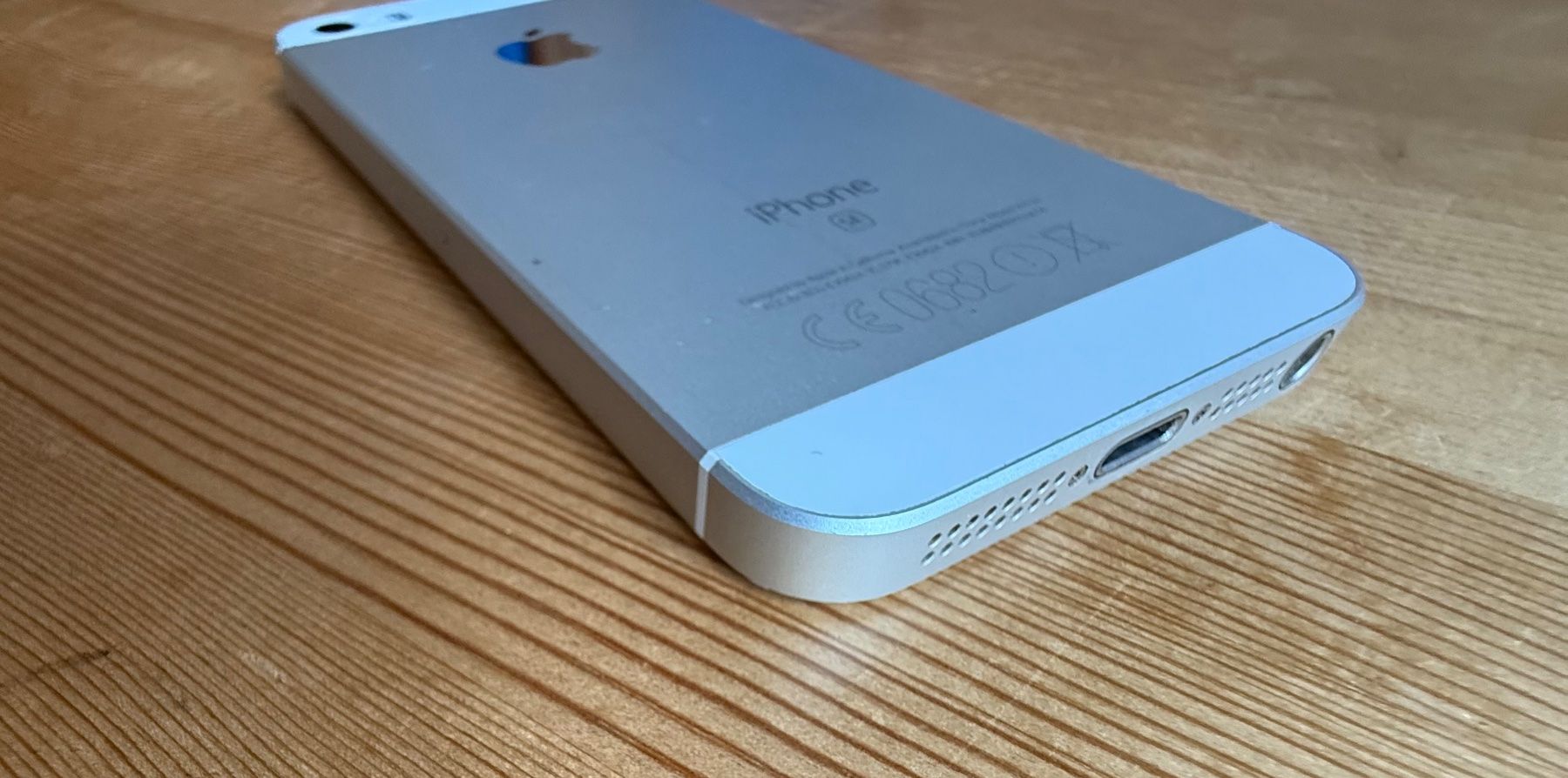 Apple Telefoni cellulari / Smartphones: iPhone SE 32GB weiss – Difettoso da Lützelflüh-Goldb venduto da Guemseli 9
