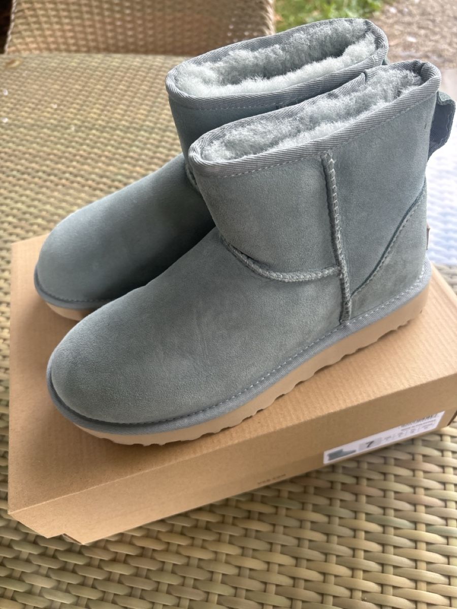 Ugg Damenschuhe: Neu UGG hellblau, 38 – Neu und originalverpackt aus Kreuzlingen von boston010 3