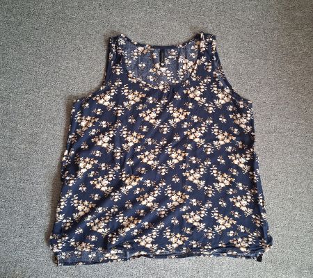 Damen Top Blumenmuster Dunkelblau, Gr. S, guter Zustand