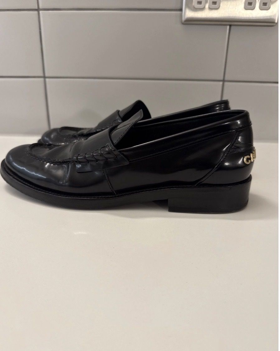 Chanel Scarpe da donna: Chanel Loafers🖤 – Usato da Ennetbürgen venduto da elainelillyyy 1