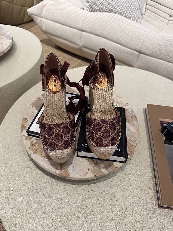 Gucci Chaussures femmes: GUCCI SANDALEN LOGO – Neuf (Voir description) à Schwyz par bofb 1