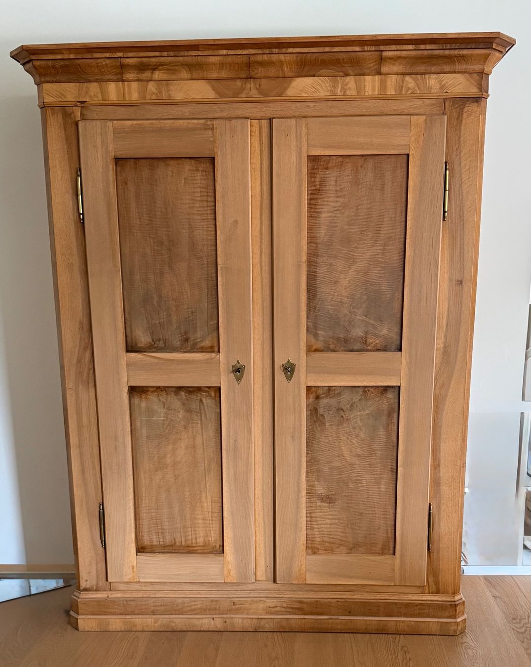 Armadi: Hallenschrank / Schrank Antik – Usato da Schlieren venduto da Imoda