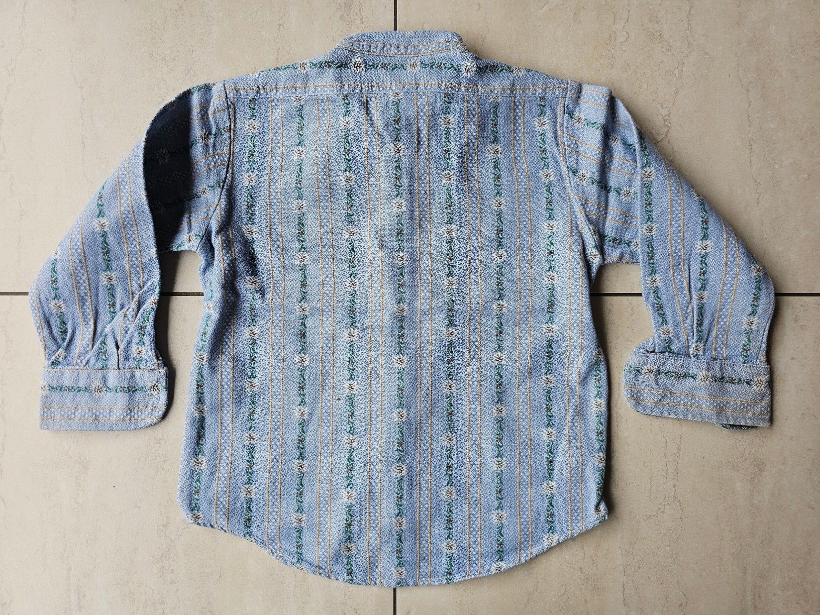 Camicie, T-shirt & Polo: Edelweisshemd Gr. 104 – Usato da Jaun venduto da astix 1