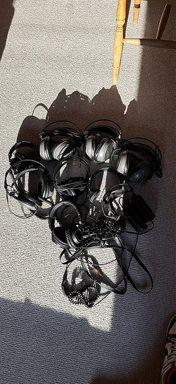 Cuffie: Lot de casques de studio vintage  – Usato da Vaulion venduto da Simonsuter