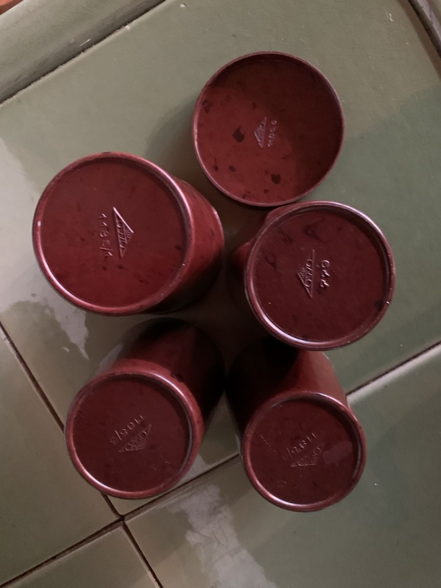 Tazze: Vintage Bakelit Becher OWO – Usato da Egg b. Zürich venduto da ohtannenbaum 1