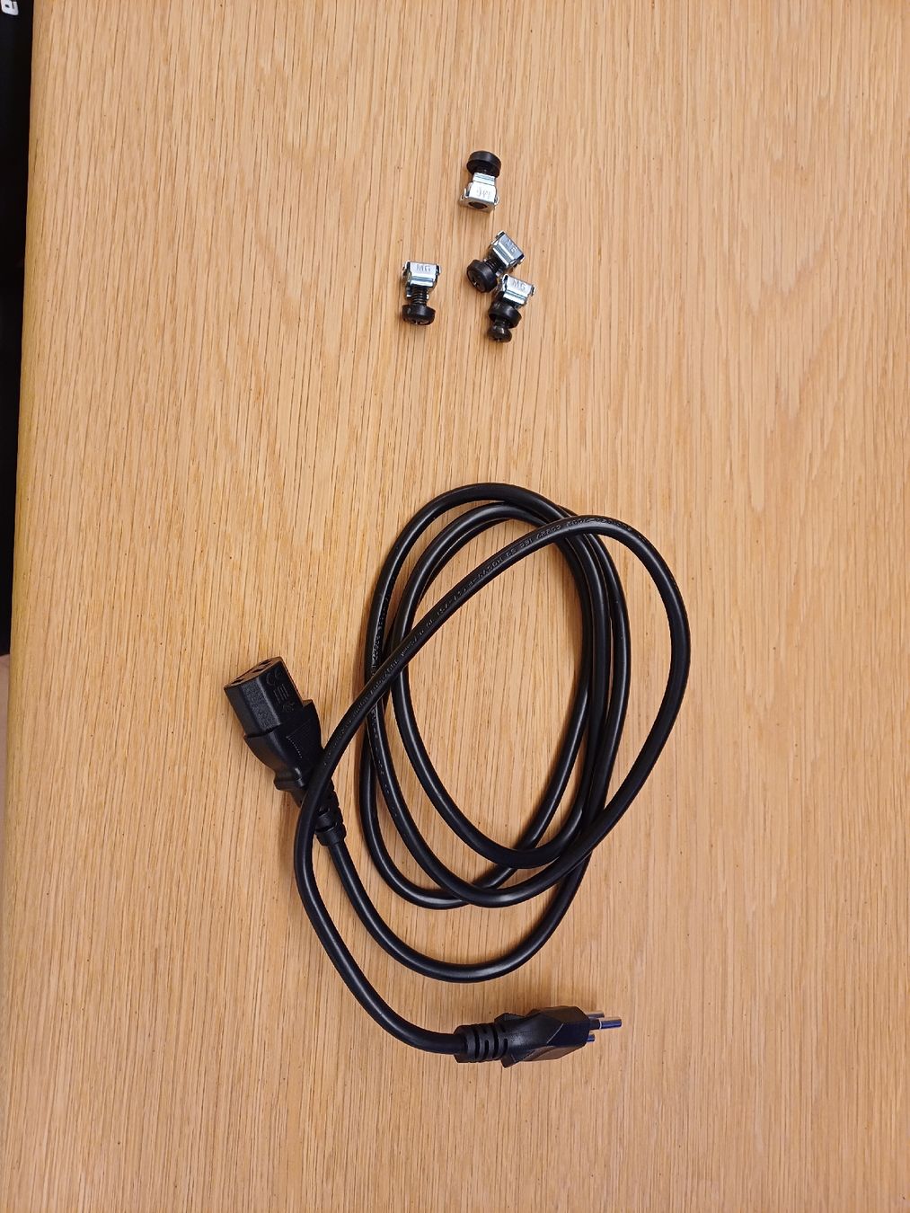 Netgear Hub & Switch: Netgear Switch GS724T 24 Ports – Usato da Oberegg venduto da jan_zq6j 7