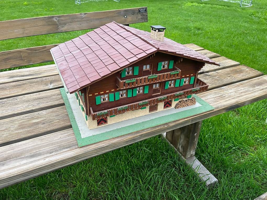 Modellbausätze & Standmodelle: Modelhaus – Gebraucht aus Frutigen von uma_qk2s