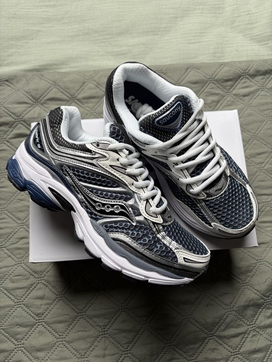 Saucony Scarpe da uomo: Baskets Saucony bleu marine – Nuovo e nell'imballaggio originale da Le Lignon venduto da hzrl