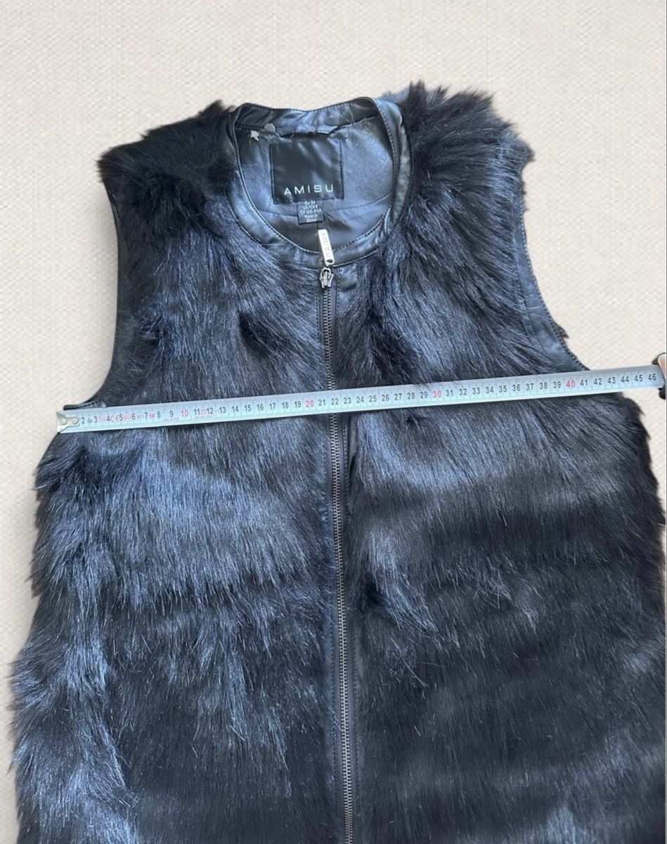 Gilet & Giacche: Amisu Kunstfell Weste schwarz onesize – Nuovo (secondo la descrizione) da Wohlen AG venduto da jes_9c79 2