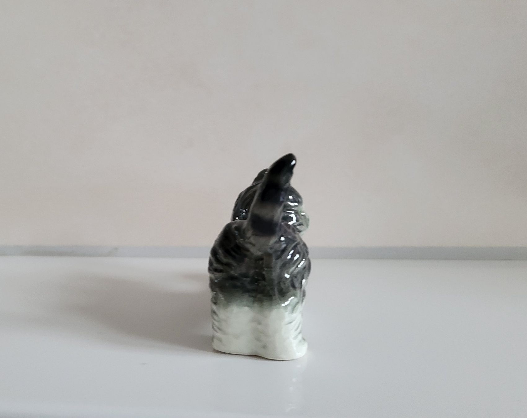 Statuette: Goebel Kätzchen mit Ball.   H5,5/L7cm – Usato da Turgi venduto da rut_p556 3