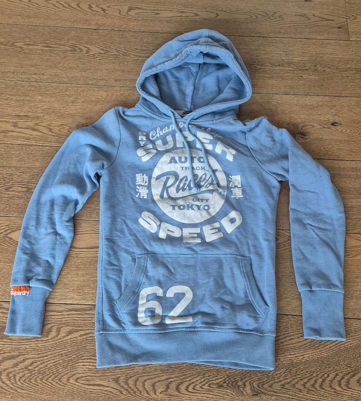 Superdry Maglioni & Felpe: Superdry Kapuzenpullover, Gr. S, hellblau – Usato da Ossingen venduto da Leyazo