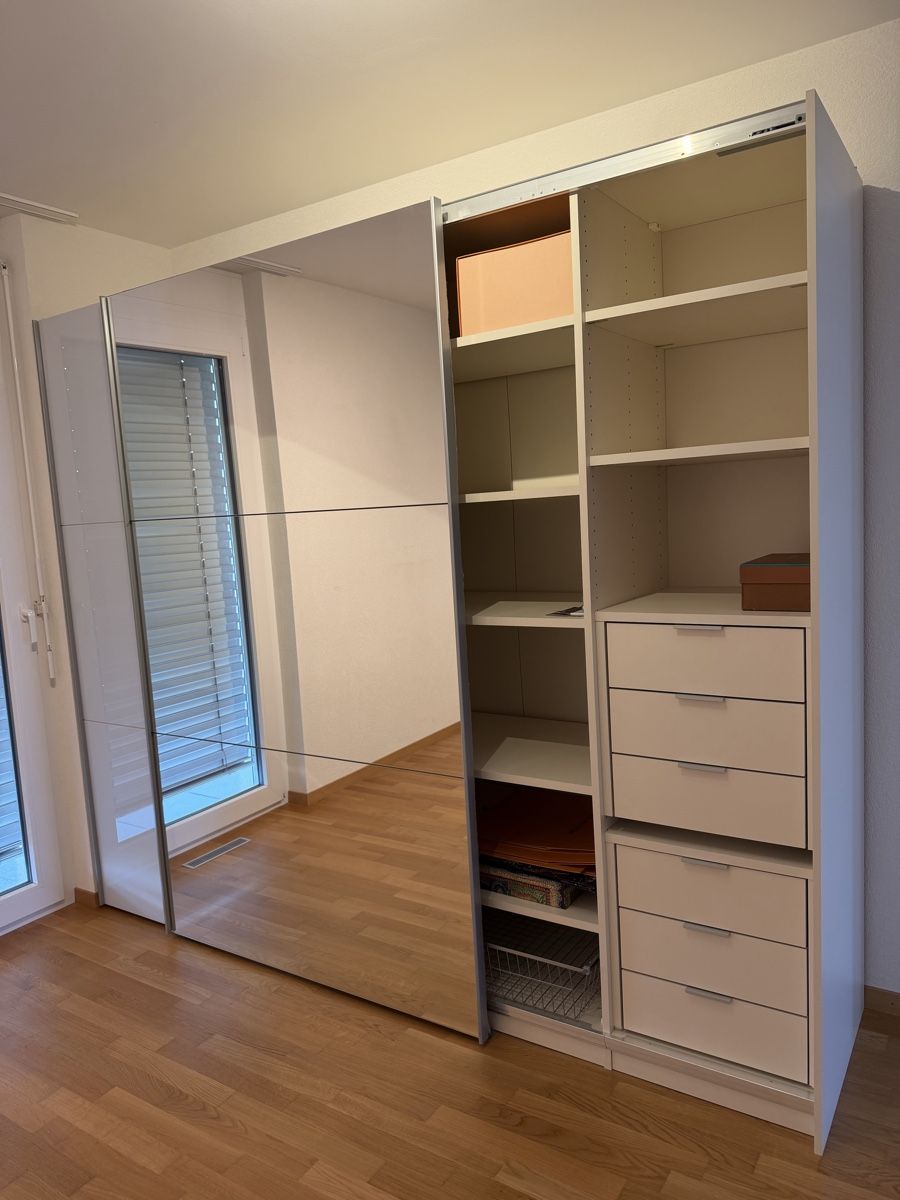 Armadi: Schwebetürenschrank mit Spiegel – Usato da La Tour-de-Peilz venduto da HOTMI00 1