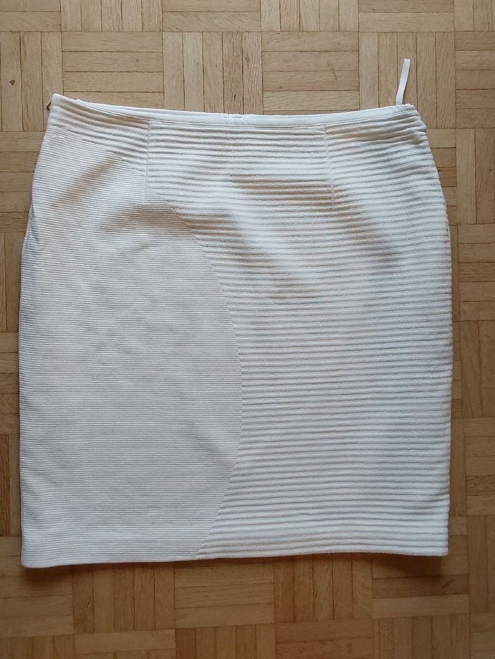 Hugo Boss Röcke: Jupe Strickrock HUGO BOSS weiss 44 – Neu (gemäss Beschreibung) aus Köniz von scopello12