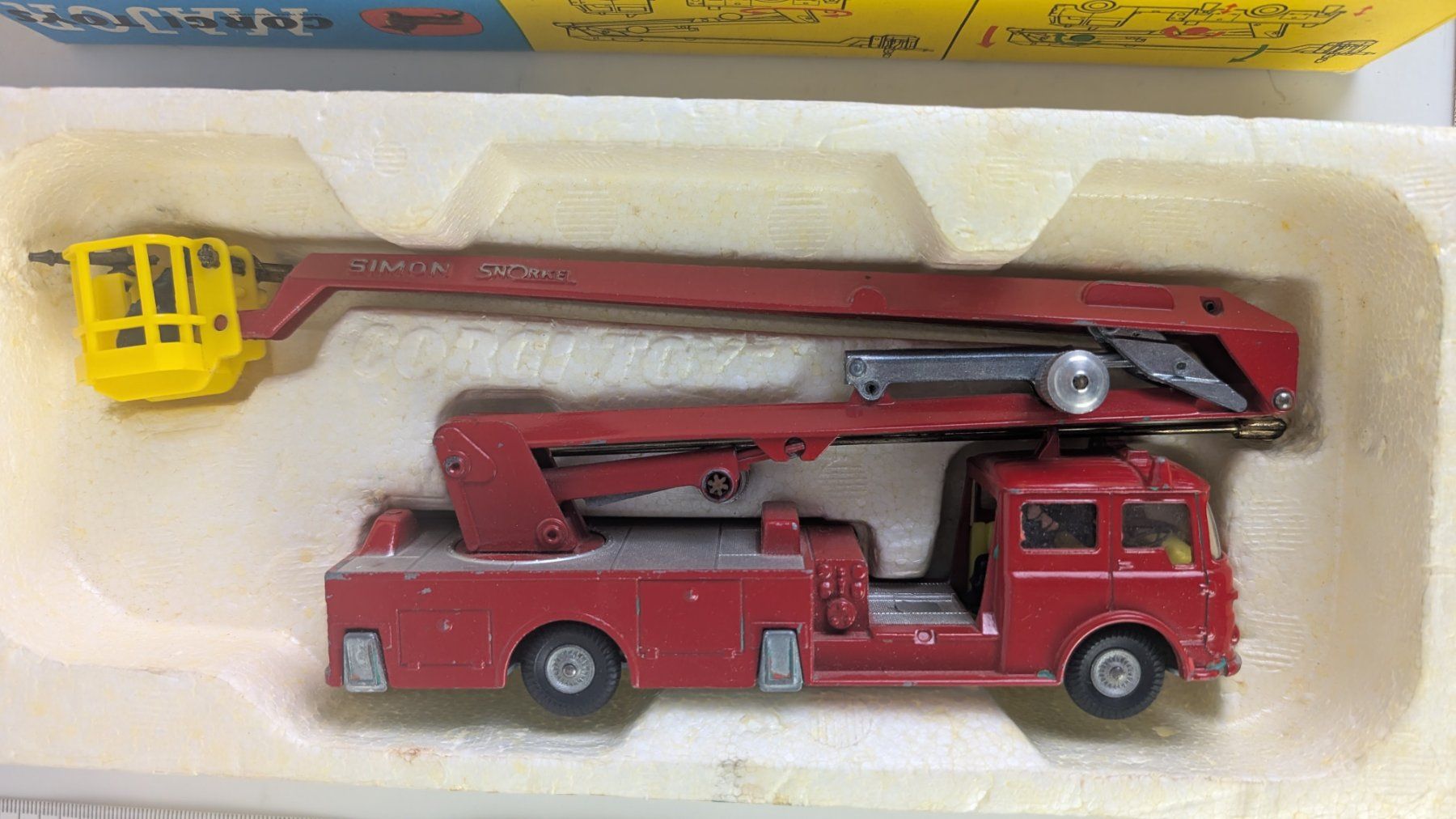 Corgi Toys Modellini d'auto: Corgi Toys Simon Snorkel Fire Engine - Top – Usato da Zürich venduto da axolottchen 2