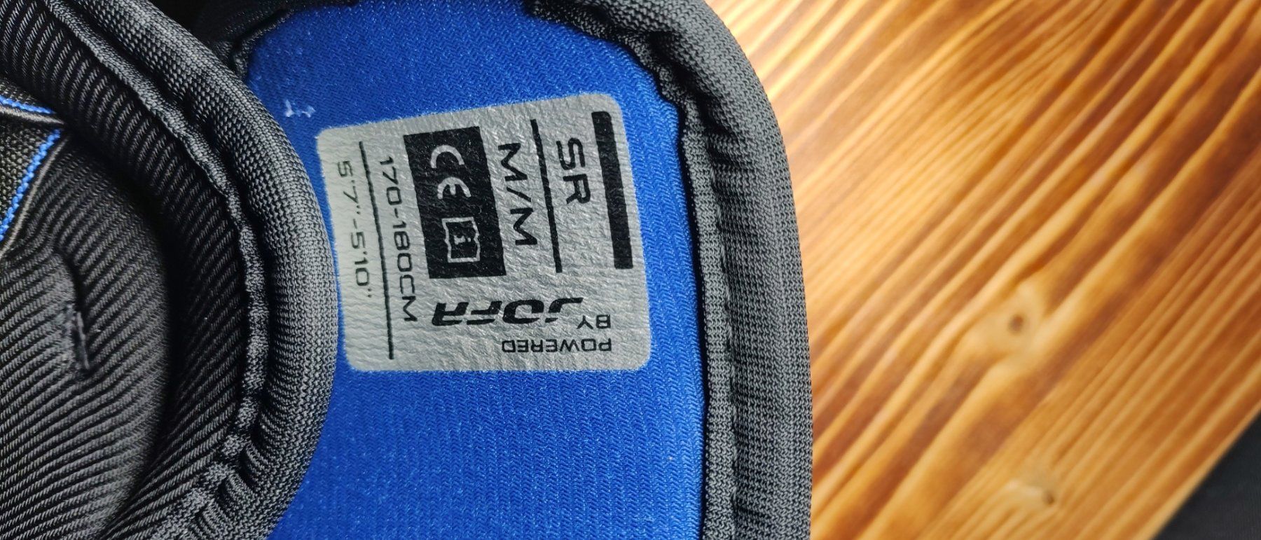 Reebok Protezioni & Imbottiture: Ellbogenschoner Reebok KFS Lockstrap Grösse M gebraucht – Usato da Rüegsauschachen venduto da Oloco 2