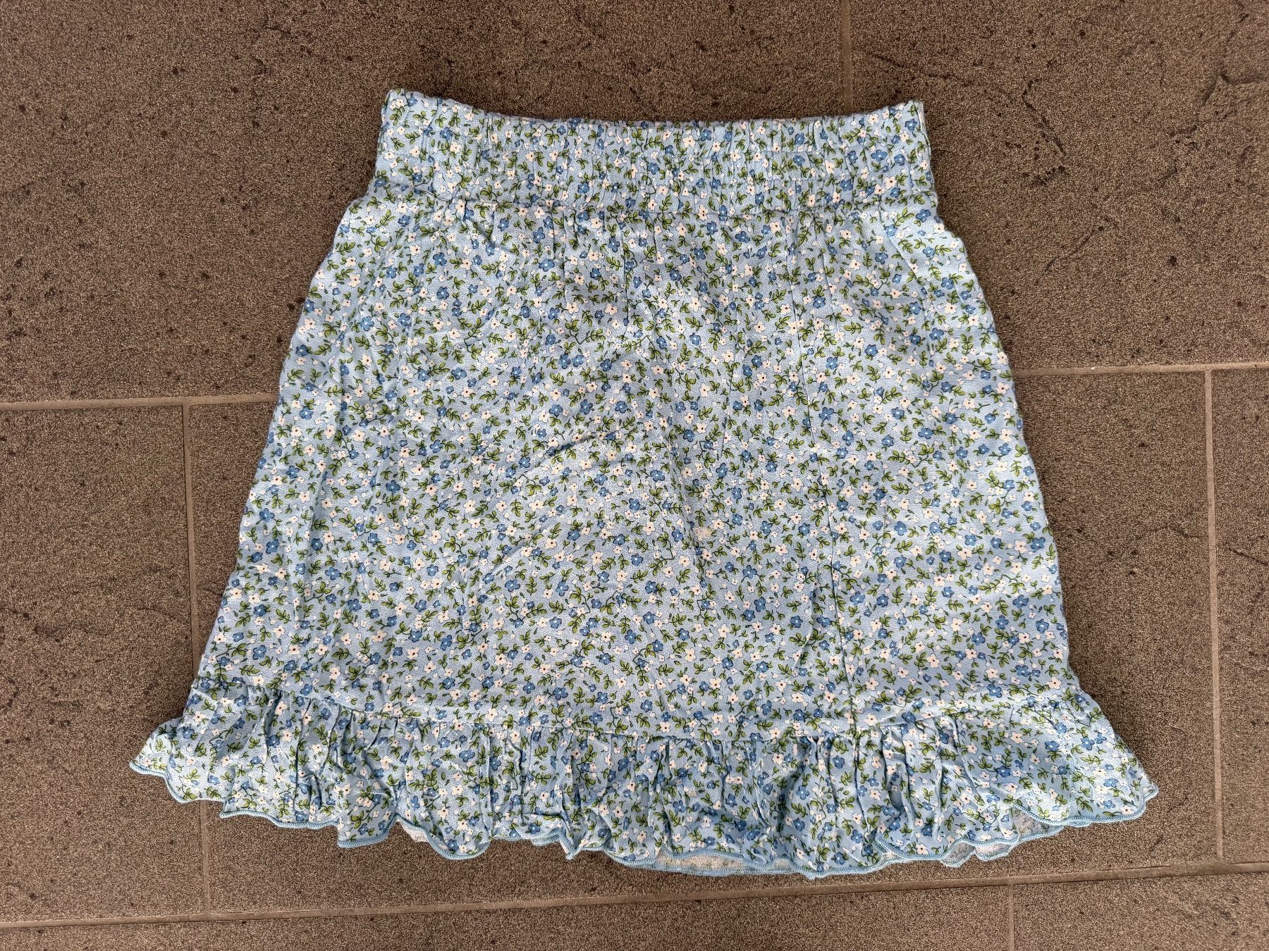 C&A Vestiti & Gonne: Clockhouse Sommerrock mit Blumenmuster Grösse 36 – Nuovo (secondo la descrizione) da Rupperswil venduto da Nila_7 2