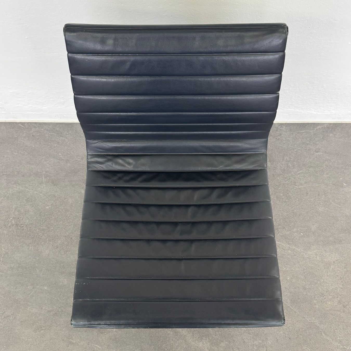 Sedie: Vitra Eames Alu Chair EA106 Leder – Usato da Schönenwerd venduto da mcofficeshop 7