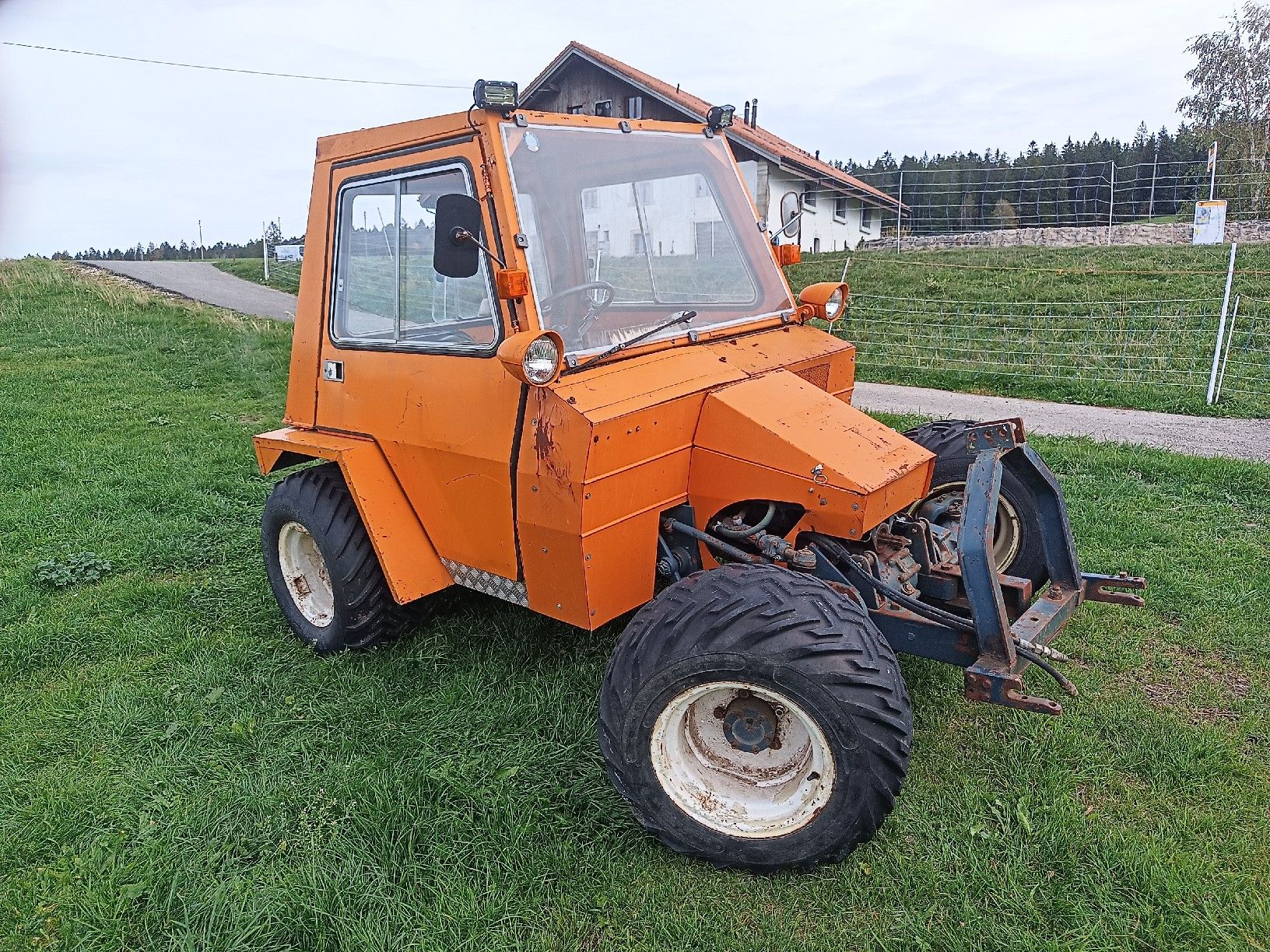 Trattori: tracteur bucher TM 1000 – Usato da La Chaux-du-Milieu venduto da nrvo