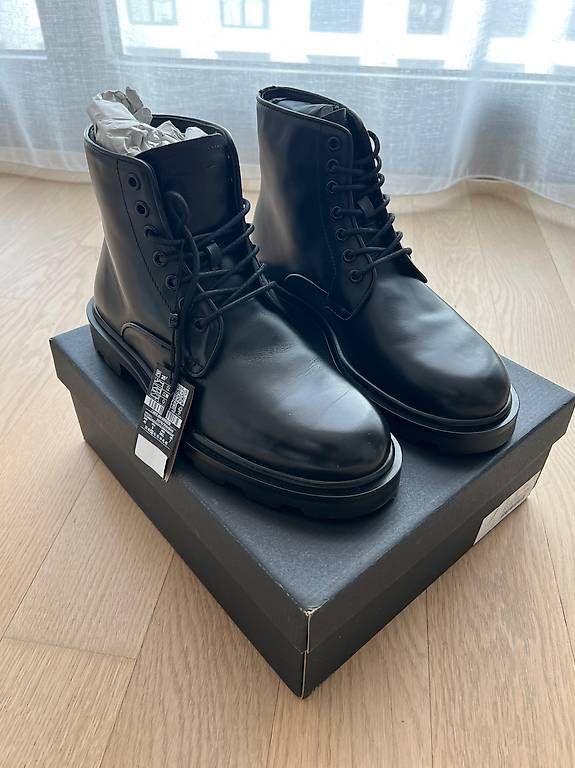 Massimo Dutti Scarpe da uomo: Neue Echtleder Boots Massimo Dutti Grösse EU 41 – Usato da Zürich venduto da kn4 1