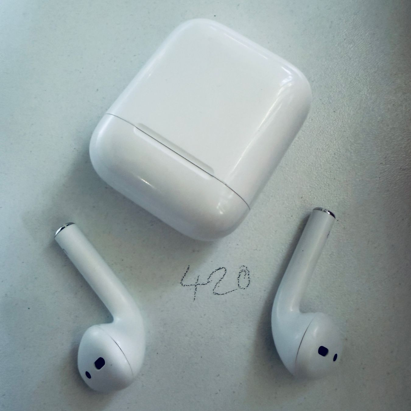 Apple Casques audio: Original Apple AirPods 2 Gen. Wireless Kopfhörer & Case – D'occasion à Basel par MY.AIRPODS.SHOP 3