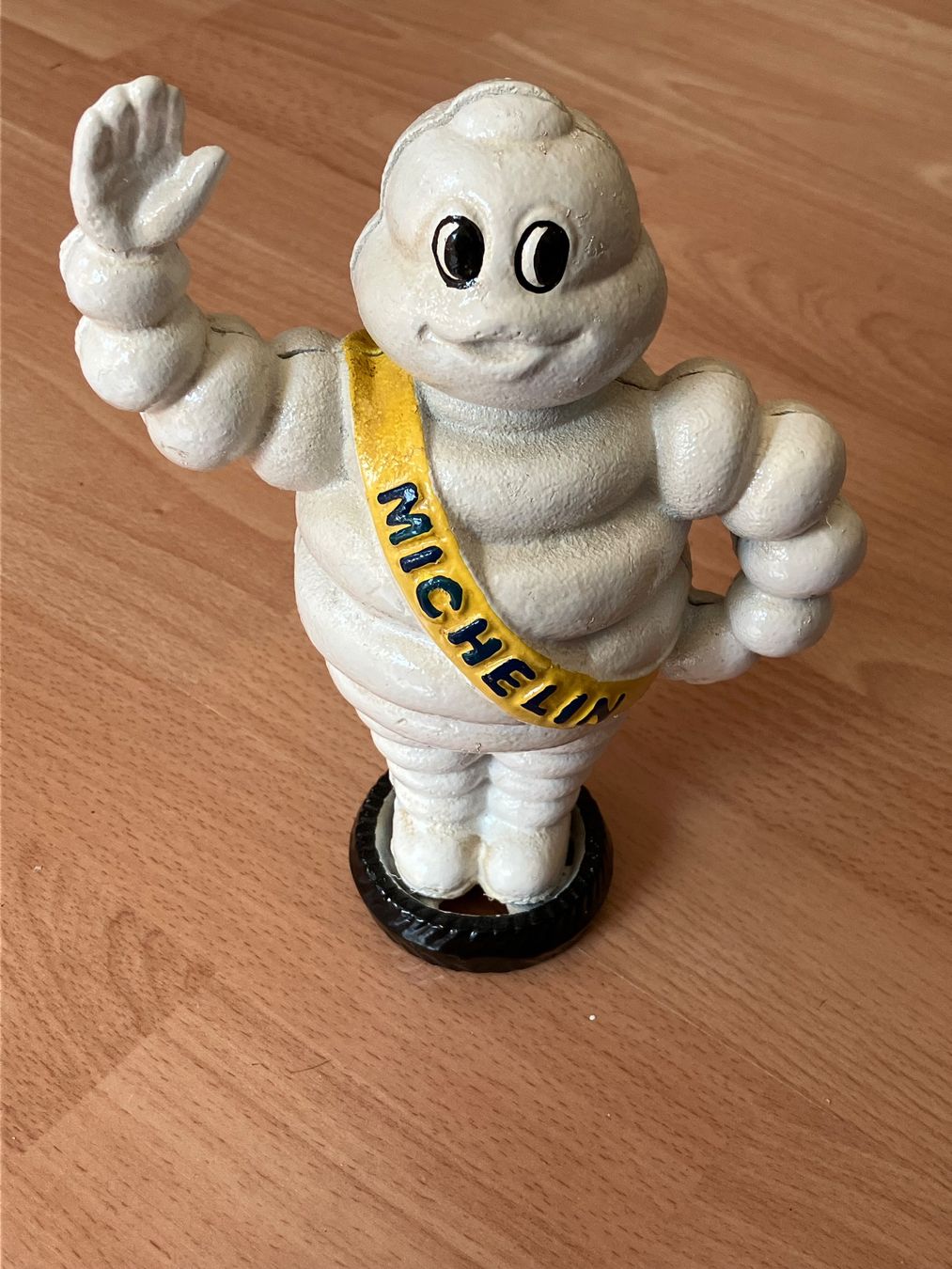 Michelin Figuren: 2 Kilo schwer Michelin Figur Eisen – Gebraucht aus Zürich von Classic_Collection_Zurich 1