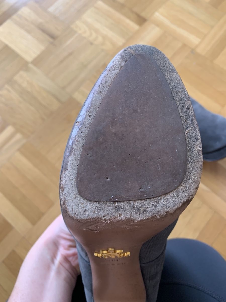 Prada Chaussures femmes: PRADA women’s boots size 39.5 – D'occasion à La Croix de Rozon par chr_f5wy 6