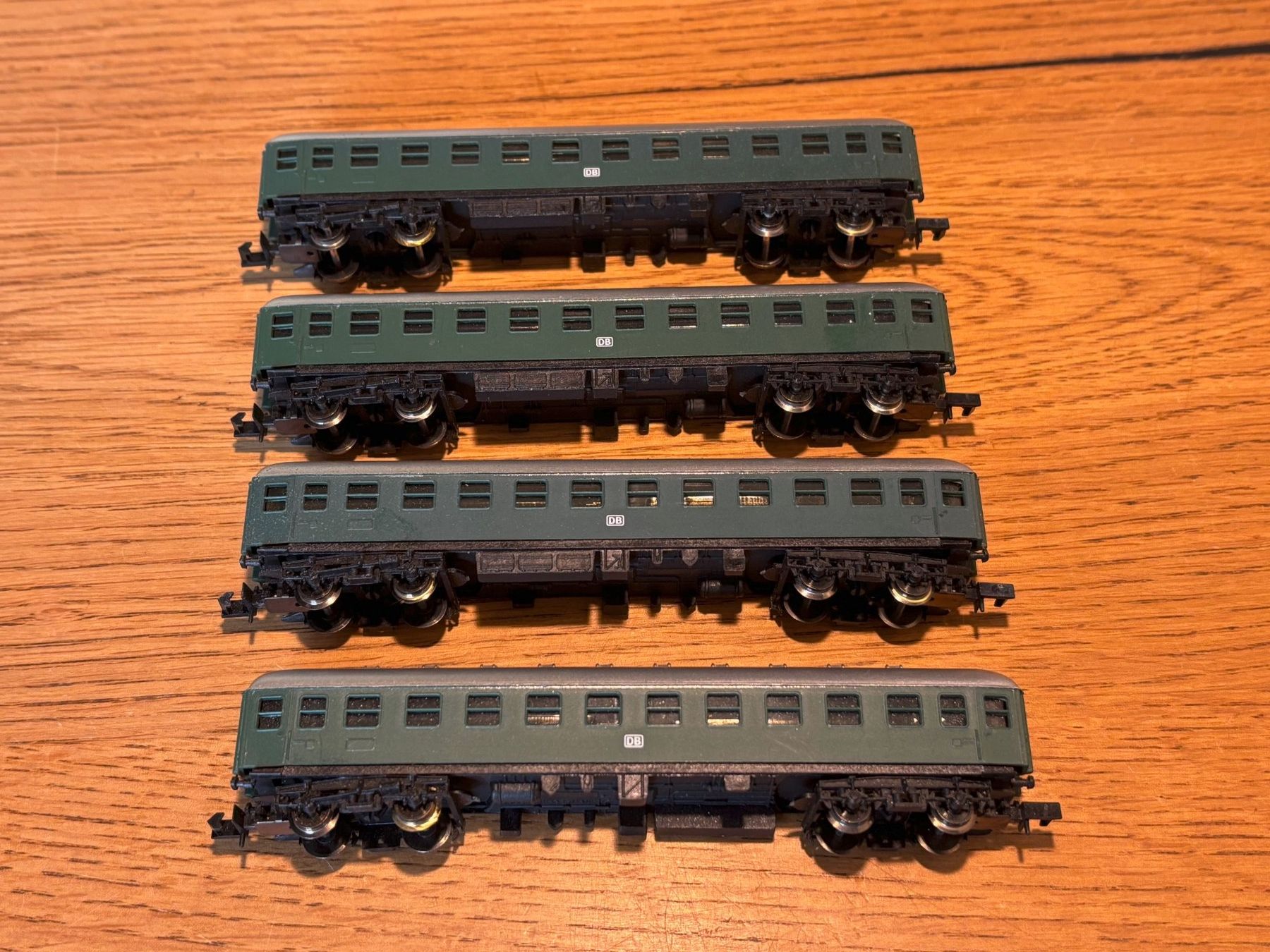 Modellini di ferrovie: *e909:  4 DB Eisenbahnwagen  (Spur N) – Usato da Birsfelden venduto da Birs_25 1