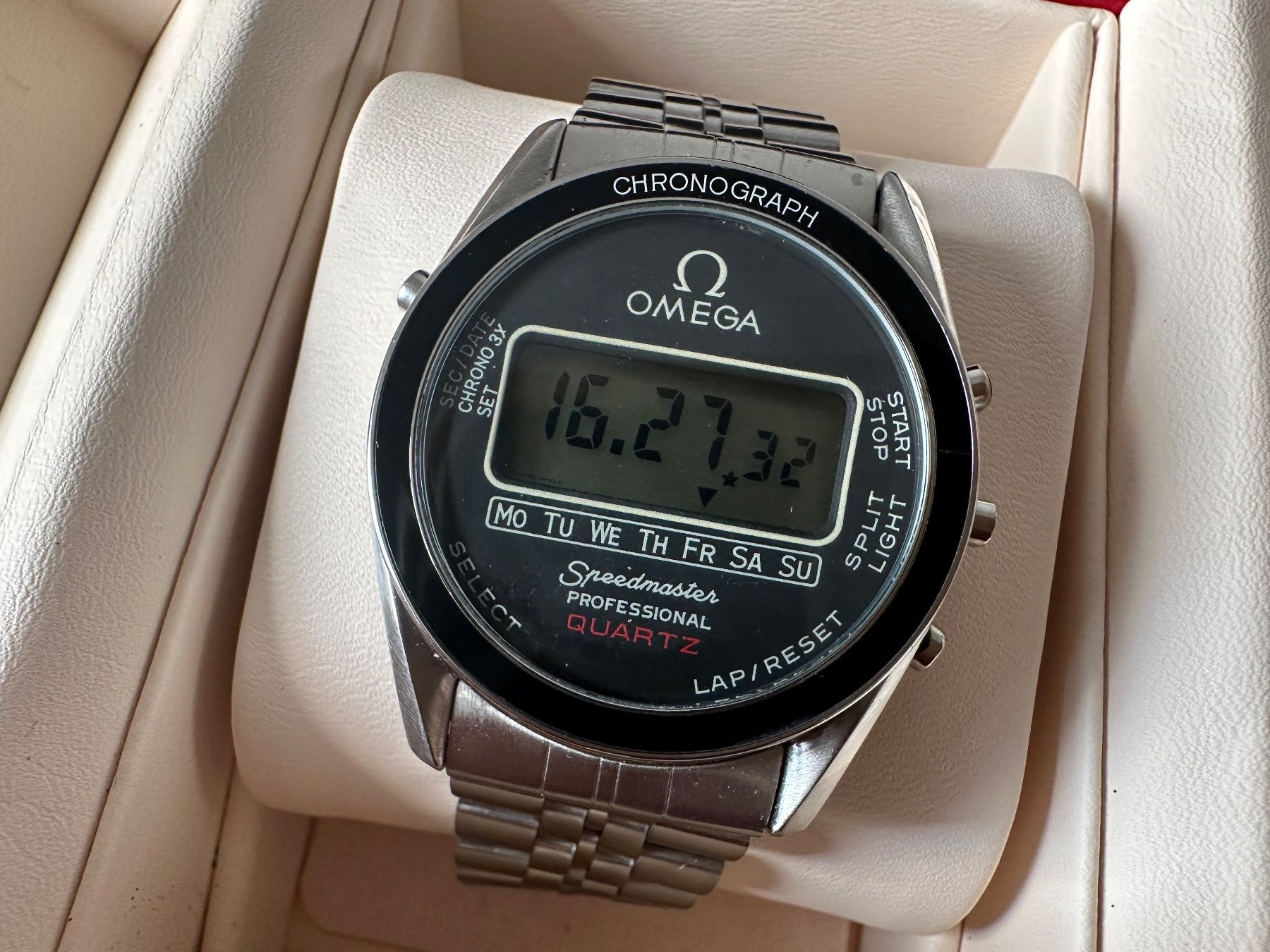 Omega Orologi: Omega Speedmaster Professional LCD Moon Watch 186.0004 – Usato da Matten b. Interlaken venduto da cour13 2