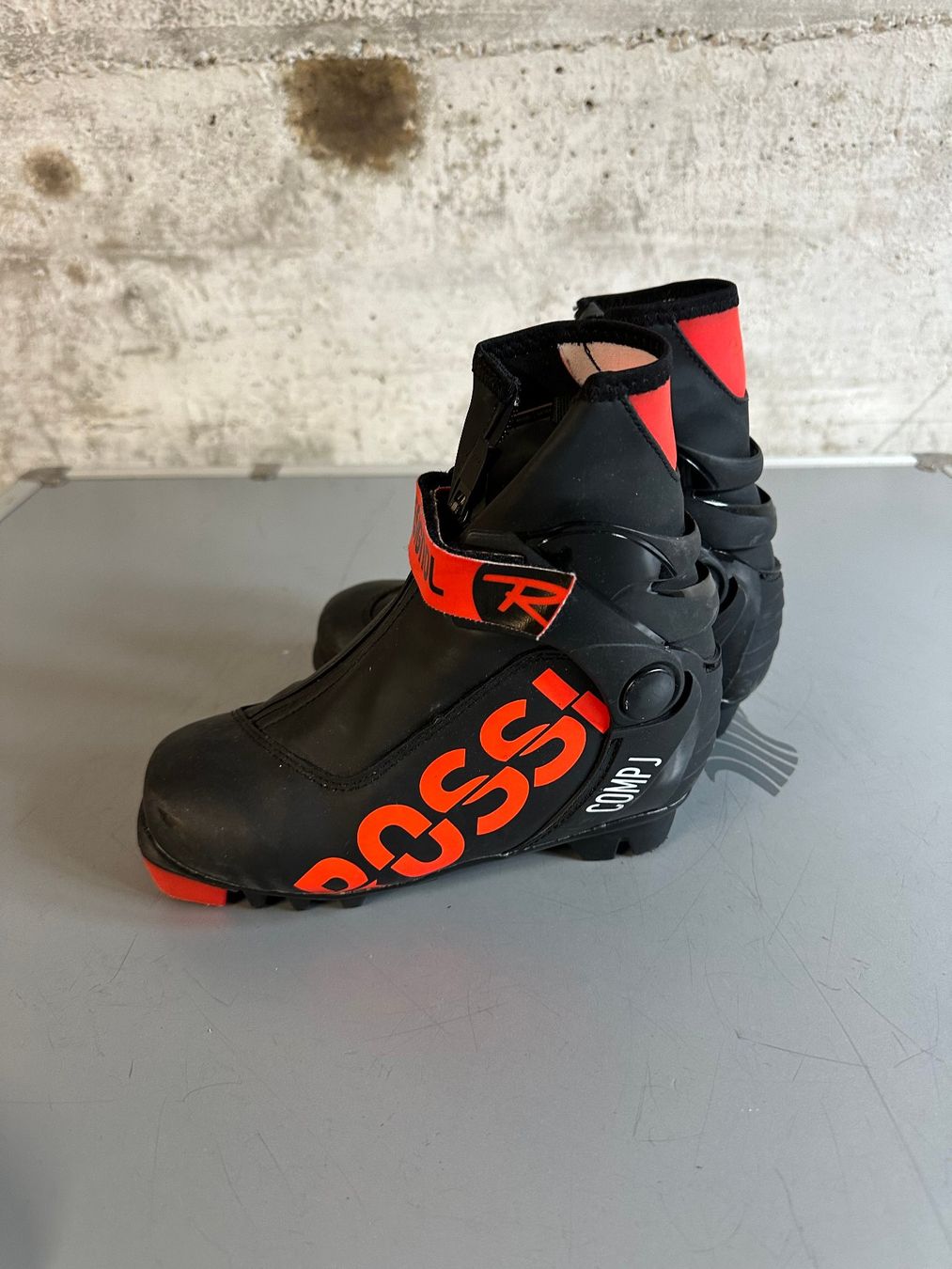 Rossignol Scarpe per ragazzi: Rossignol Kinder Langlauf Schuhe Gr. 32 – Usato da Emmenbrücke venduto da karkarkar 1