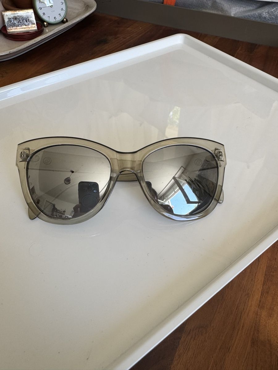 Brillen & Gläser: Sunglasses with case – Gebraucht aus Zürich von kri_zhv2