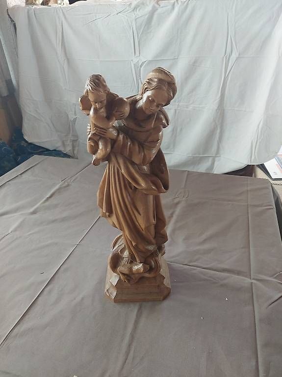Statuette: hangeschnitze Holzfigur – Usato da Troistorrents venduto da cla_5smf