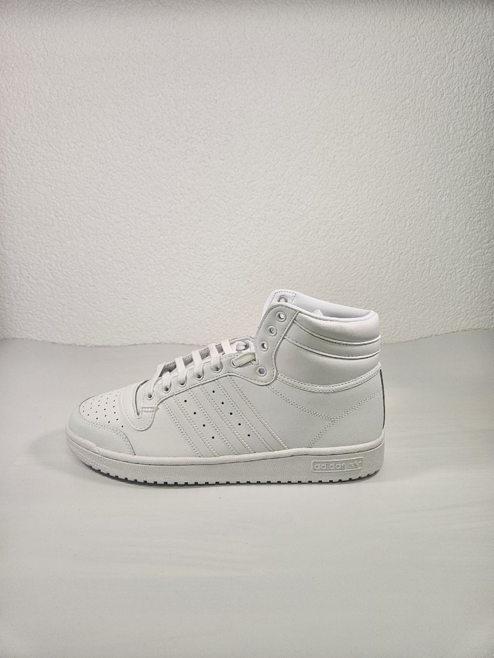 Adidas Scarpe da uomo: Adidas Hi Sneaker weiss Grösse 46 – Nuovo (secondo la descrizione) da Basel venduto da VoidRunner_2077 2