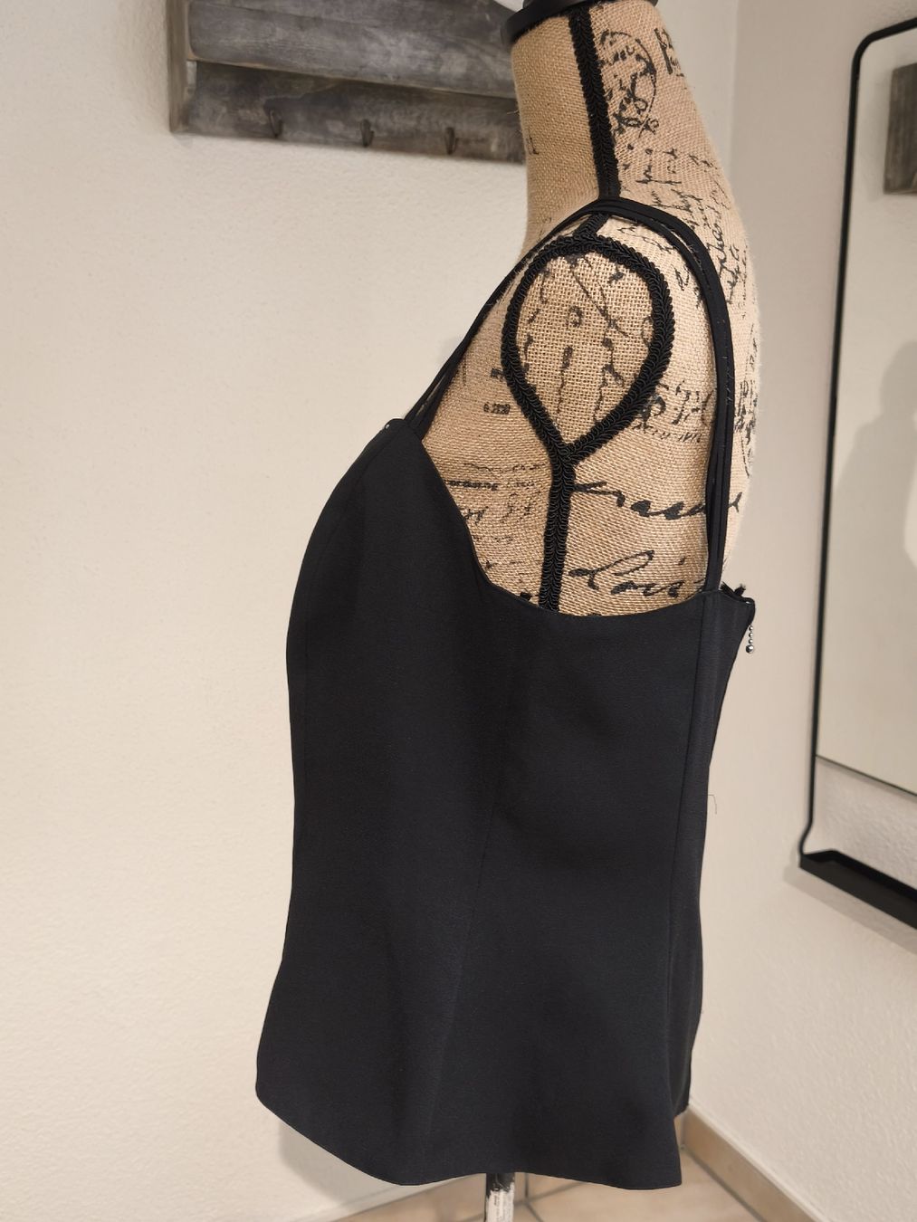 Top: Dorette Top schwarz Grösse 40 – Nuovo (secondo la descrizione) da Emmetten venduto da SecondhandSiska 1
