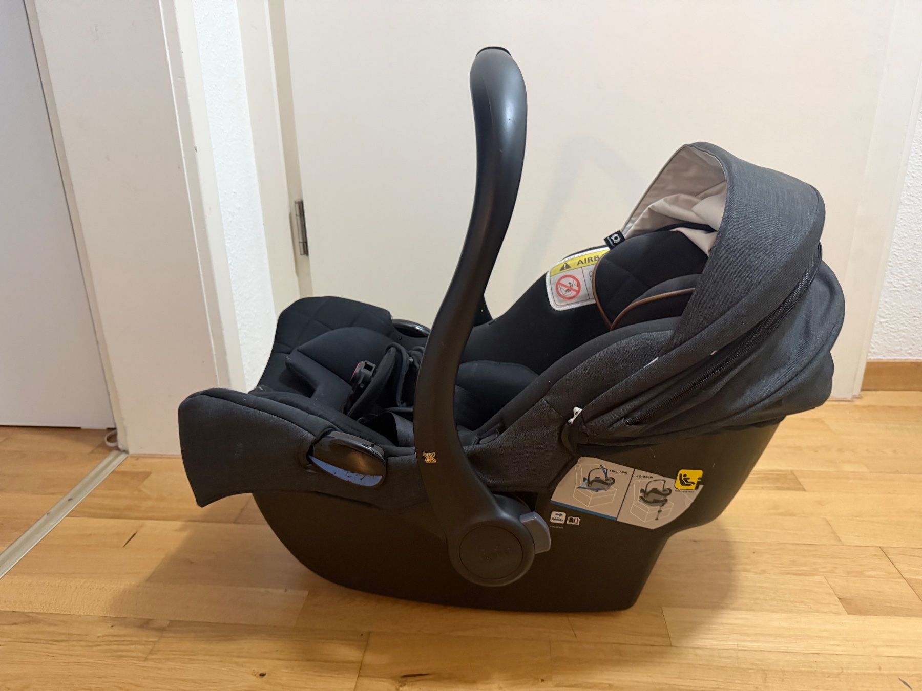 Joie Sièges auto: Joie Babyschale schwarz gebraucht – D'occasion à Bern par Mechaniker321 3