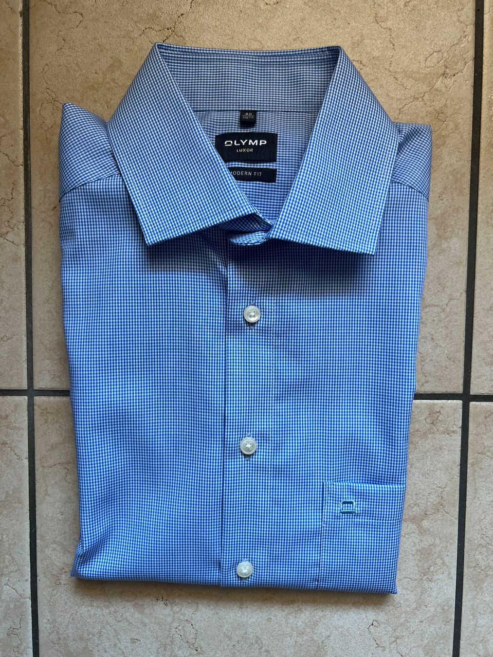 Camicie: Hemd kurzarm Olymp Modern Fit Grösse 40 – Usato da Brunnen venduto da Bonitoman