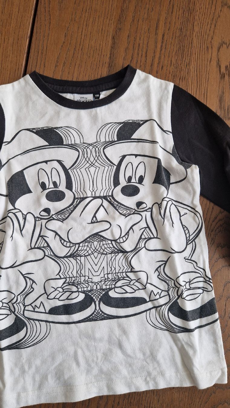 Camicie, T-shirt & Polo: Cooles Langarmshirt mit Mickey Mouse Motiv, Grösse 110 – Usato da Triengen venduto da Tiko011 1