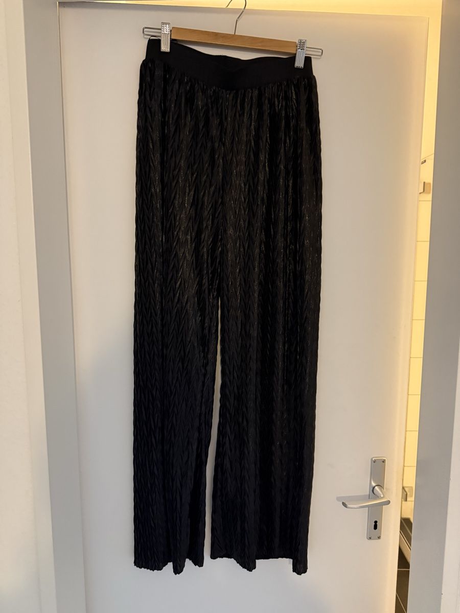 Monki Pantaloni: Hose glänzend schwarzen von Monkej – Nuovo (secondo la descrizione) da Zürich venduto da FN13 3