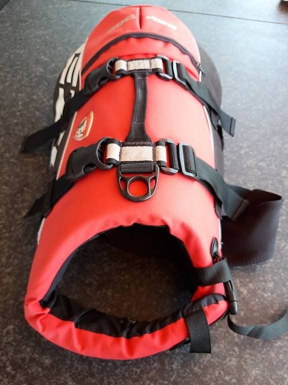 Giubbotti di salvataggio: Hundeschwimmweste – Usato da Bremgarten b. Bern venduto da Jeslie