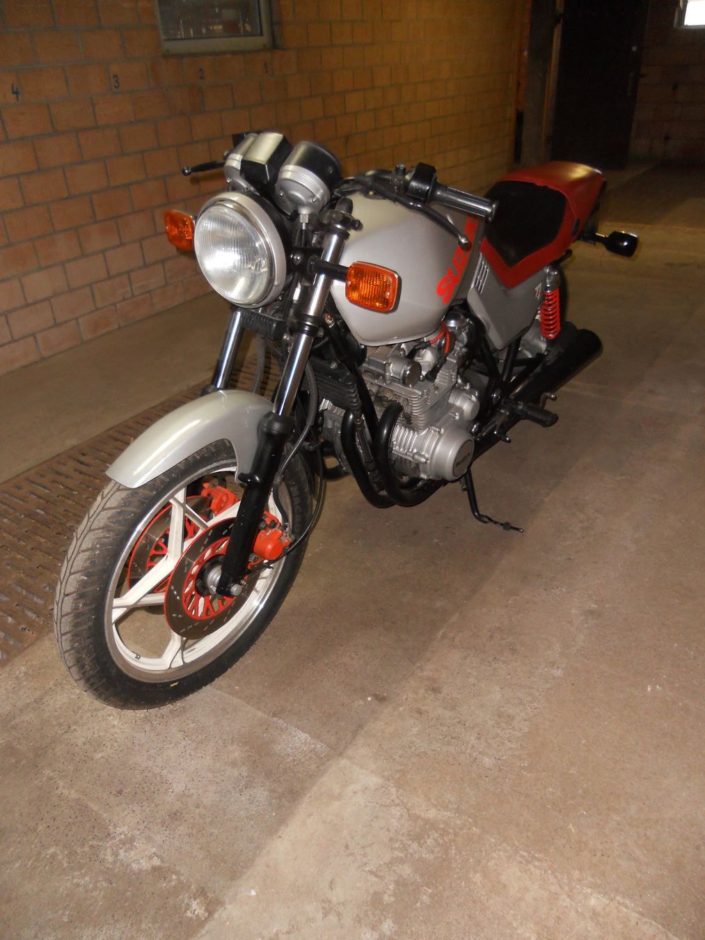 Suzuki Strasse: Suzuki GS650 G Katana 1983 – Gebraucht aus Neuenegg von designart64 2
